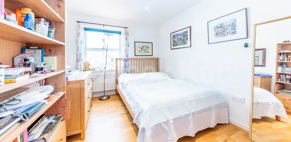 modern 2 bed 2 bath in camden within a private development mins to tube & shops Northpoint Square, Camden